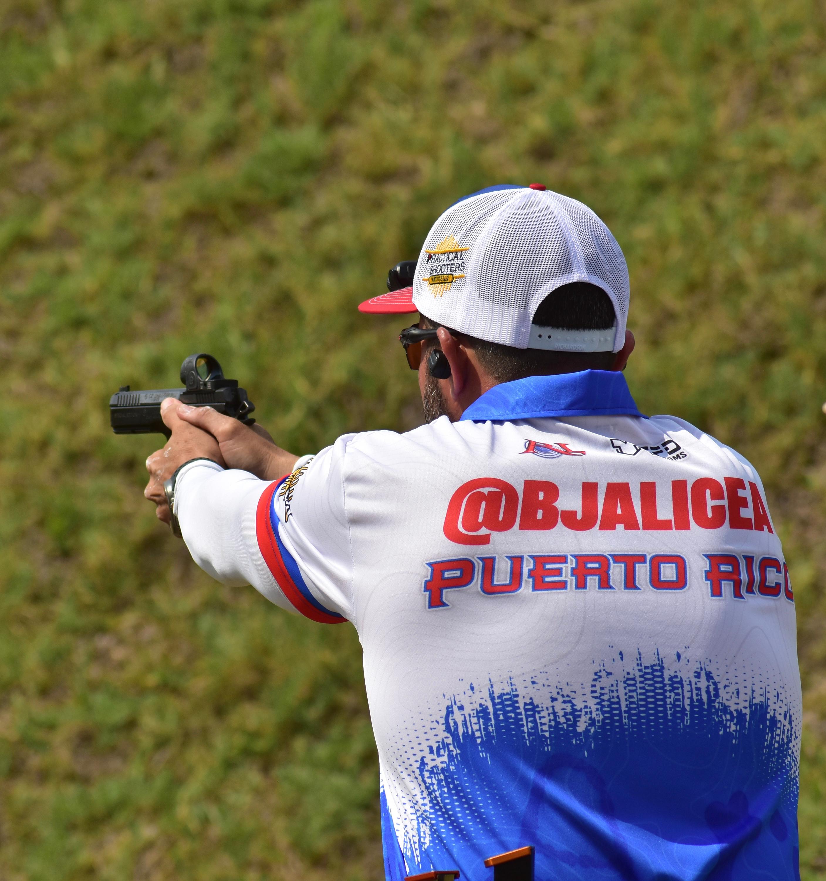 Uniforme deportivo personalizado TFD Customs
