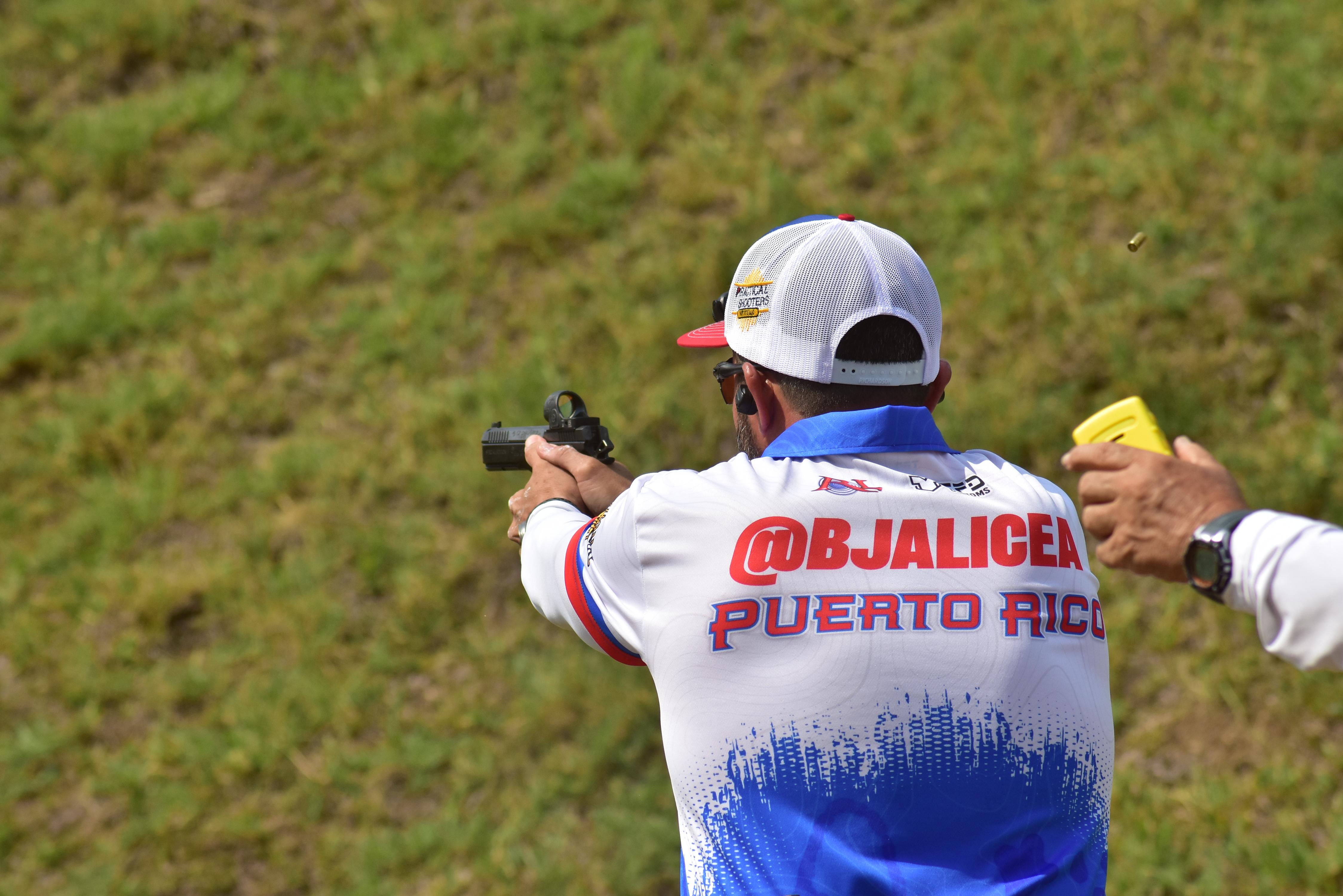 Uniforme deportivo personalizado TFD Customs